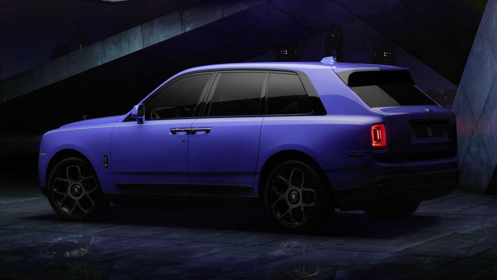 Η Rolls-Royce «φωτίζει» με νέον τα μοντέλα της